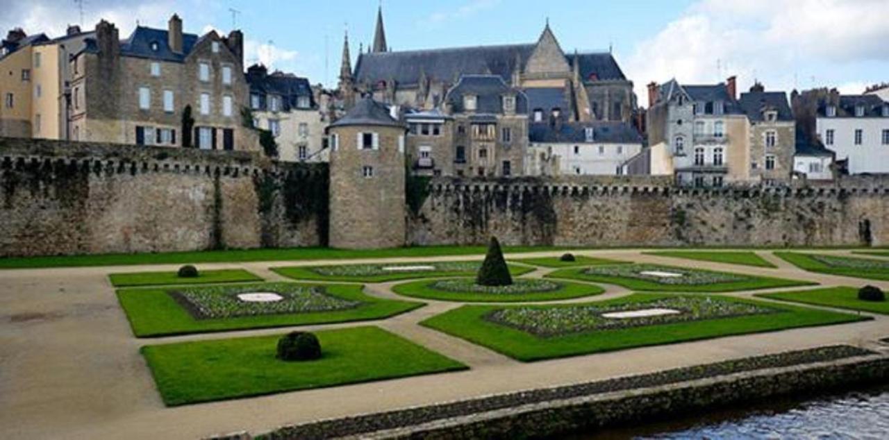Kyriad Prestige Vannes Centre-Palais Des Arts Buitenkant foto